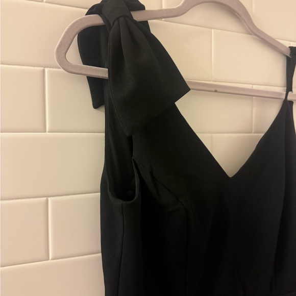 Lulu’s sensual black dress ! Great fit for Christmas - Picture 4 of 5